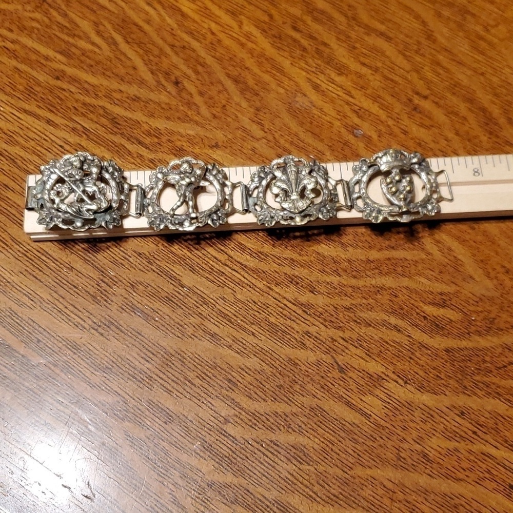 Vintage Bracelet with Cherub and Fleur De Lis - Picture 5 of 6